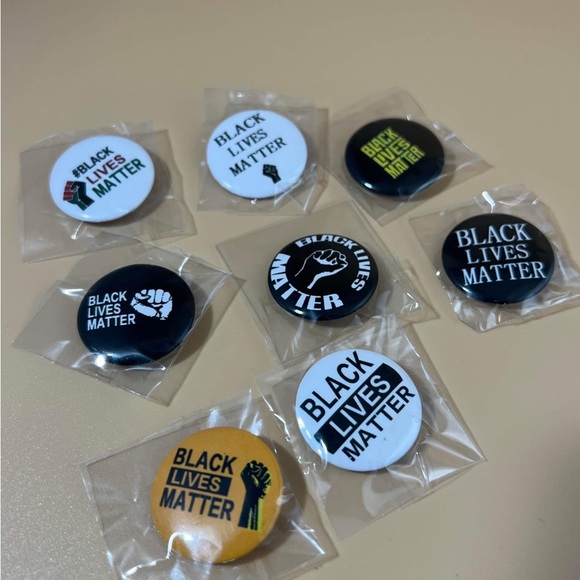 BLM Pins 1 inch Pinback Button Badges Pins New - Picture 3 of 3